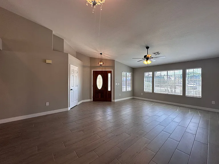8256 Lone Feather Ln — Photo 2