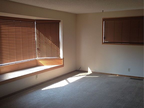 2nd image of 305 W Knolls Vista Dr
