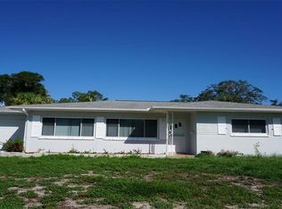 932 Fountainhead Dr, Largo, FL 33770