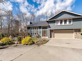 132 Crestview Dr, Morgantown, WV 26505