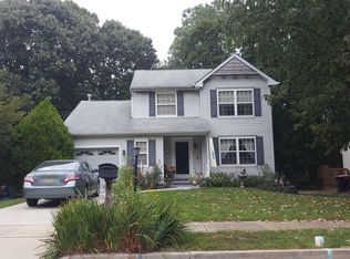 9 Westgate Dr, Erial, NJ 08081