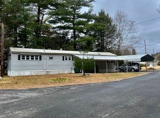 4 Foxrun Ln, Brimfield, MA 01010