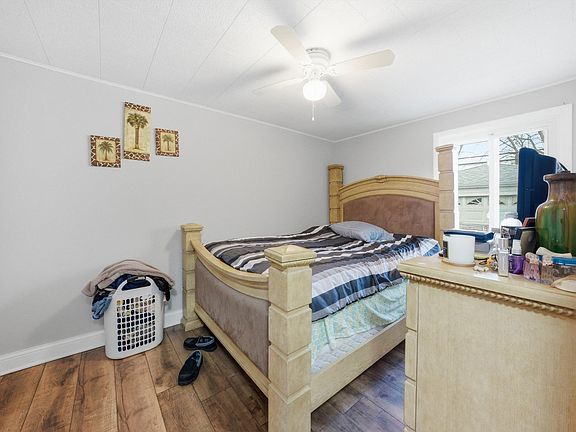 5th image of 8945 S Corcoran Rd