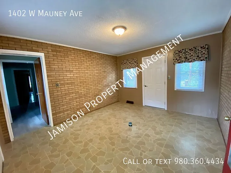 1402 W Mauney Ave — Photo 11