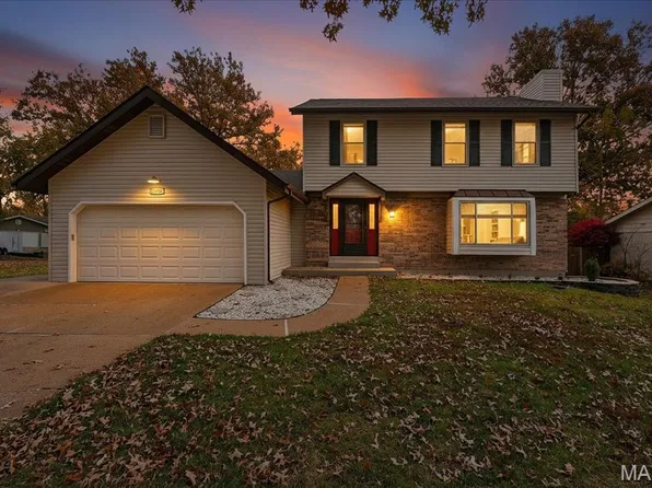 7102 Honey Ln, Saint Louis, MO 63129
