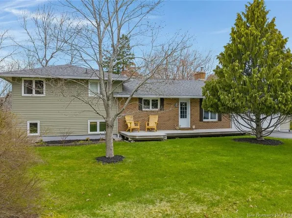 105 Myles Ave, Quispamsis, NB E2E 1H3