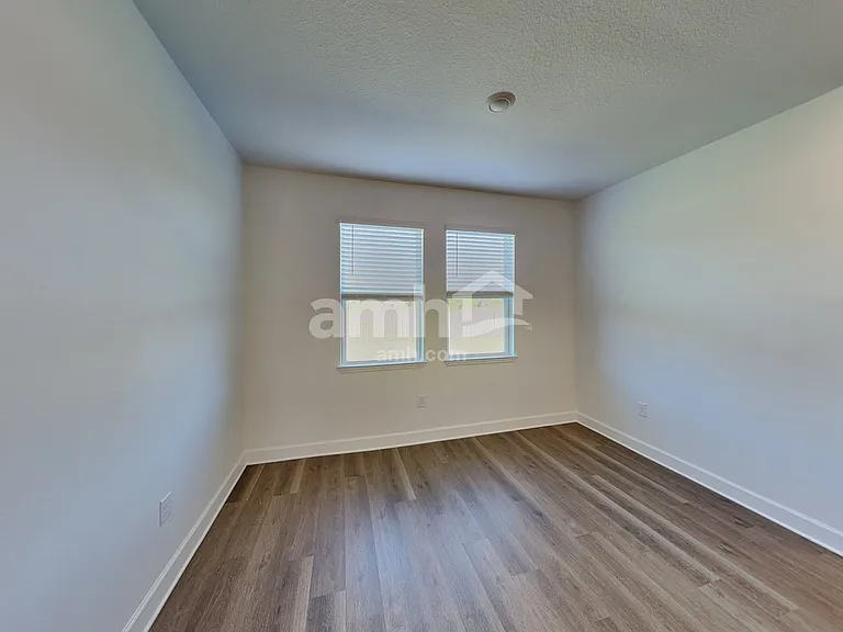 3319 Muscatine Ave — Photo 5