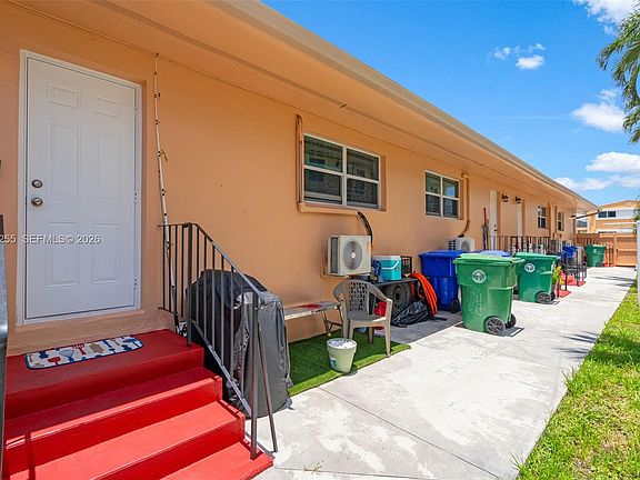 4th image of 4450 W Flagler St
