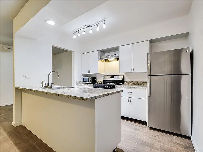 2303 E Side Dr #112 — Photo 7