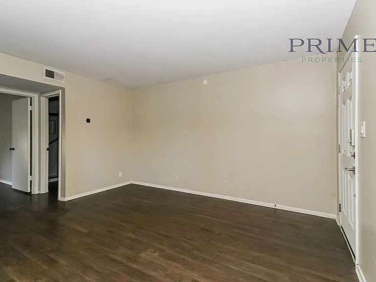 500 E Riverside Dr #135 — Photo 13