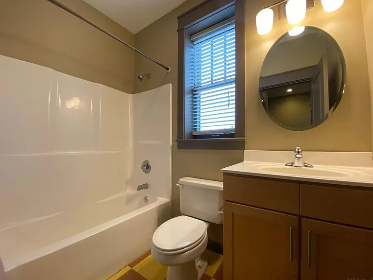 509 E Hillside Dr — Photo 7