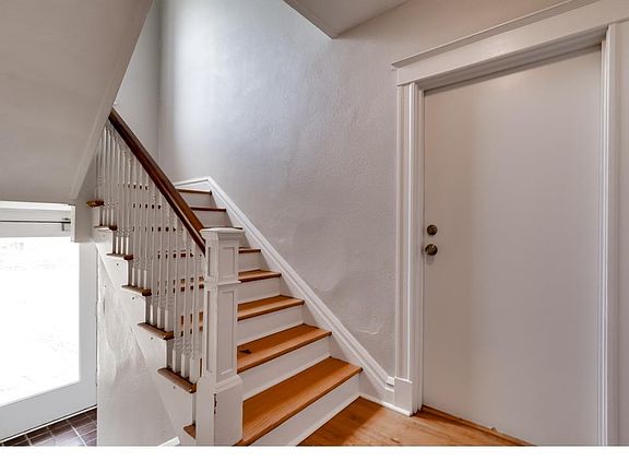 4th image of 4051 Giles Ave