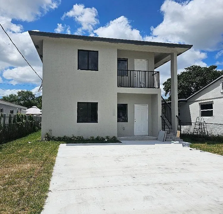 2970 NW 48th St