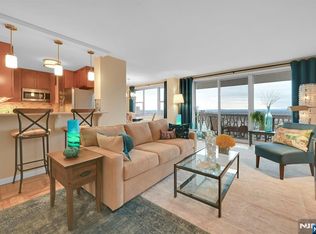 2000 Linwood Ave APT 18B, Fort Lee, NJ 07024