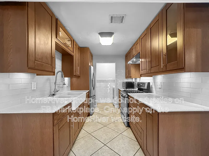 2 bed, 1.0 bath, 957 sqft, $1,450 — Photo 4