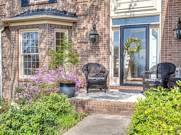2nd image of 708 Summit Lake Ct