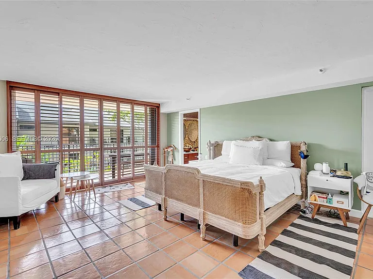 1700 S Bayshore Ln #3B — Photo 18