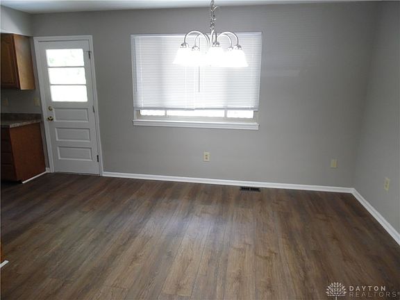 4th image of 2419 Loris Dr