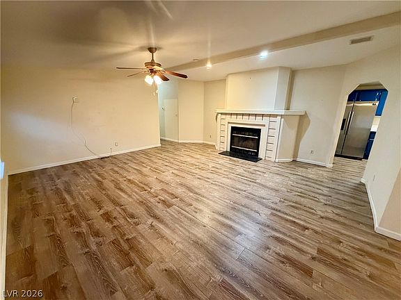 5th image of 1641 Esquina St