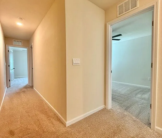 192 Pasadena Dr — Photo 17