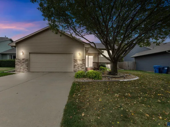 4435 E 37th St, Sioux Falls, SD 57103