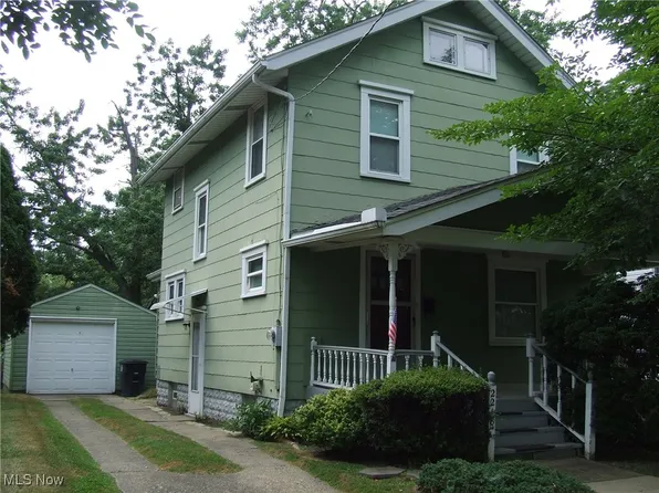 2218 17th St SW, Akron, OH 44314