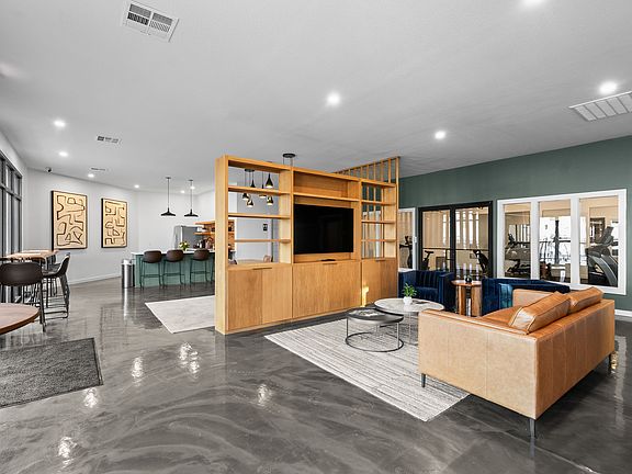 2nd image of 701 W Sycamore St #2fedae50d