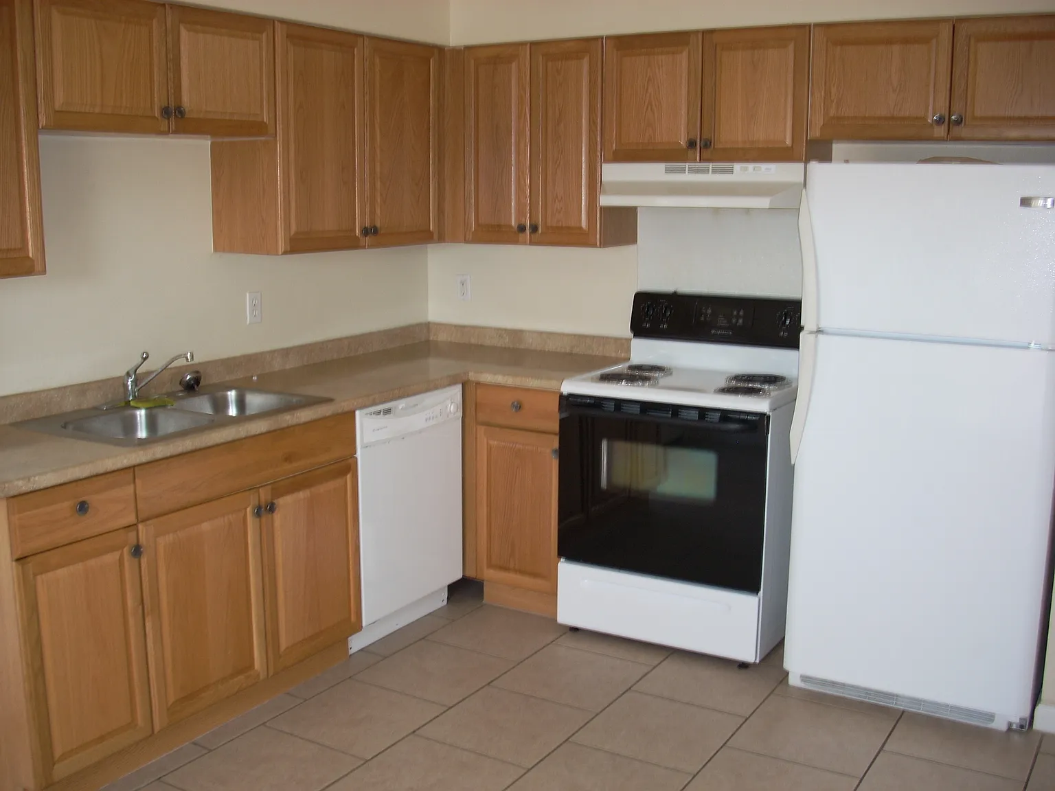 3513 Golden Dr - C — Photo 4