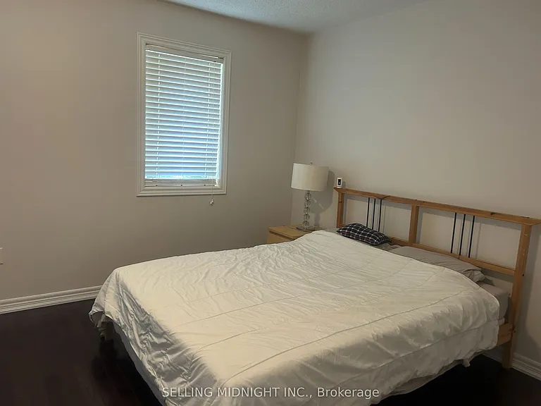 2413 Ravinebrook Cres — Photo 20