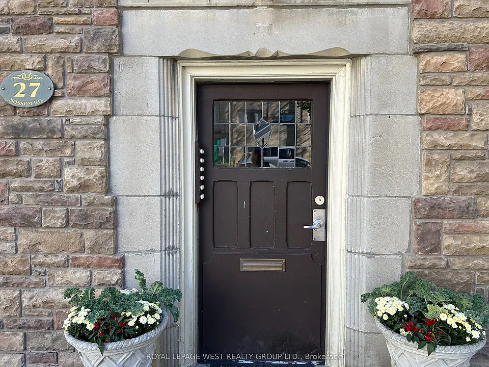 27 Mossom Rd W #1