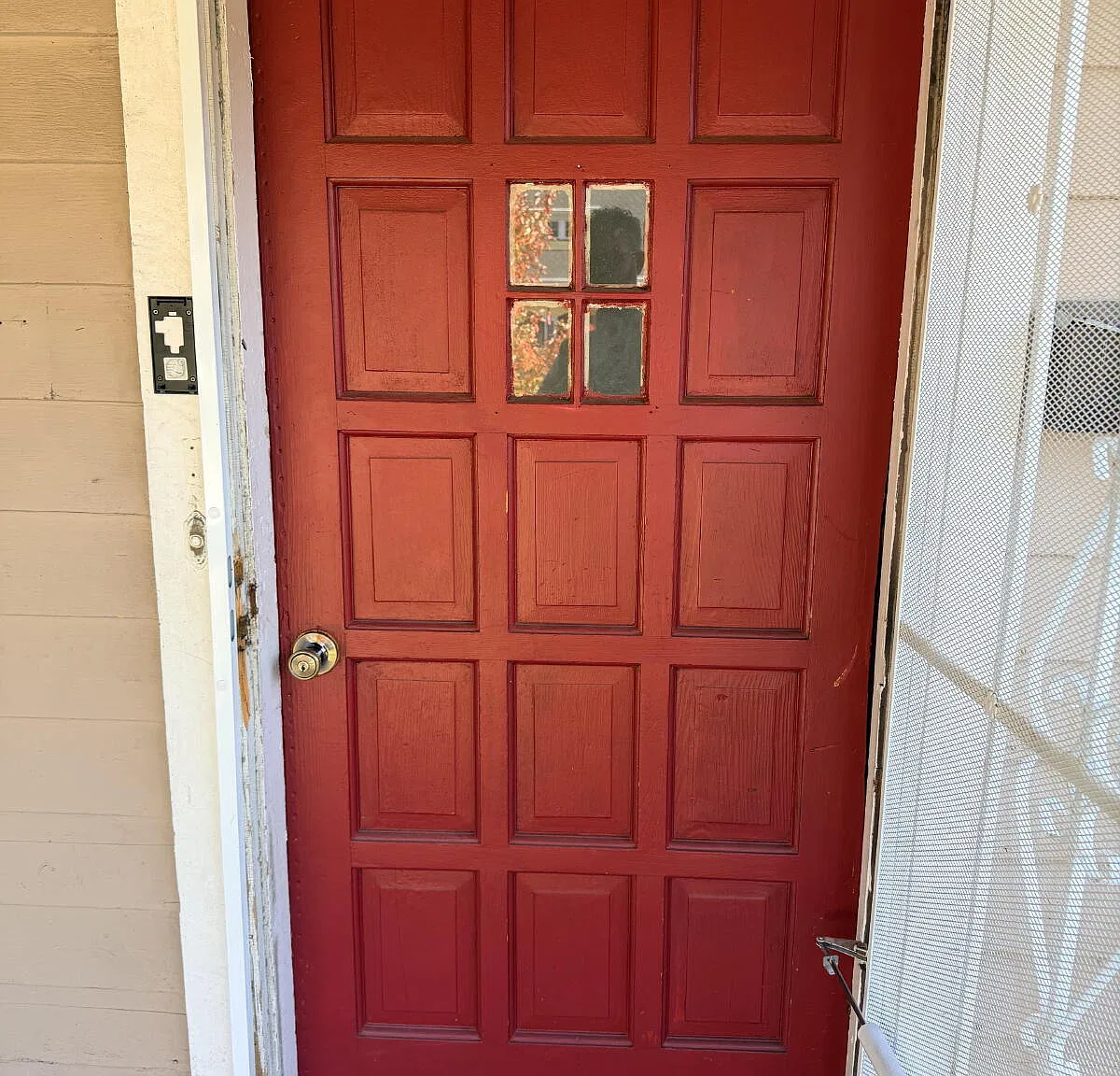 Make This Lakewood Single-Family Colonial Your Next Home — Photo 2