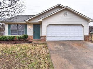 716 S Cedar St, Bristow, OK 74010