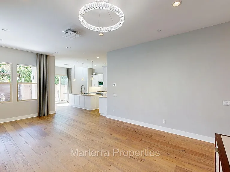 2111 Harper Way — Photo 3