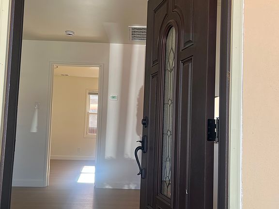 4th image of 812 Creek Dr
