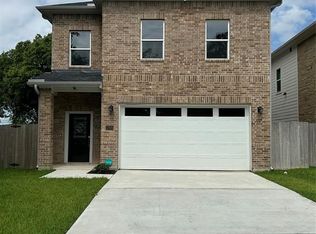 2205 Silverbonnet St, Houston, TX 77055