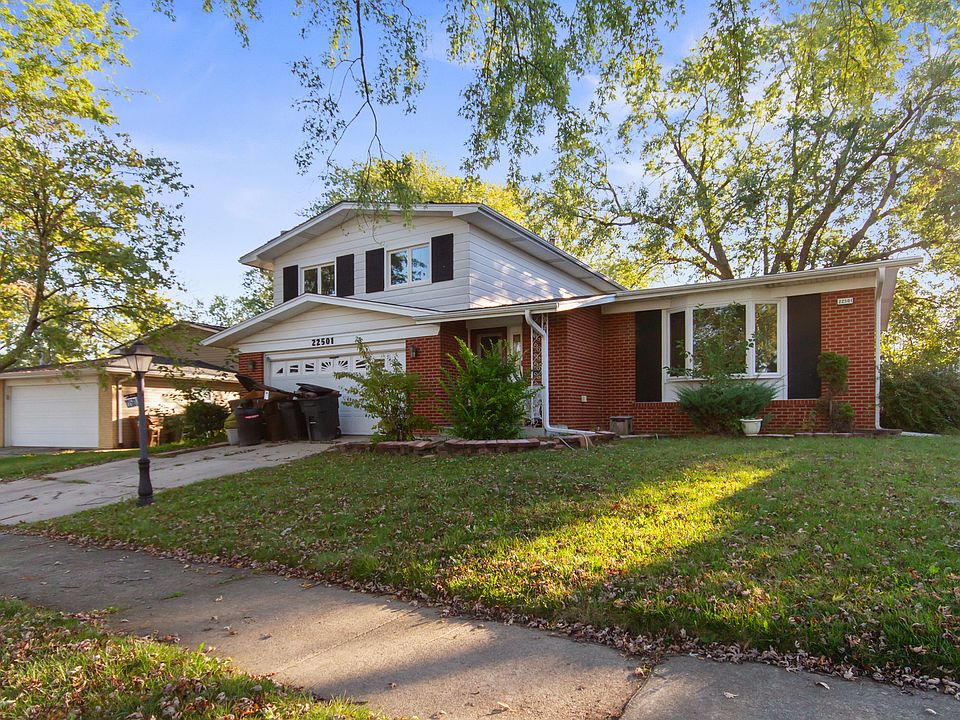 1st image of 22501 Mission Dr