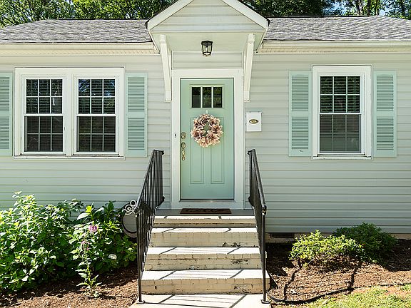 3rd image of 26 Idlewood Dr