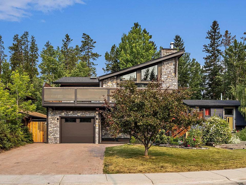 1st image of 610 Larch Pl