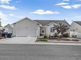 310 Oakridge Dr, Elko, NV 89801