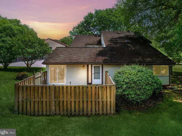 1923 Topanga Pl, Crofton, MD 21114