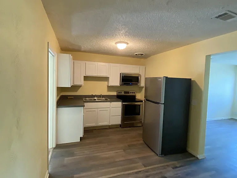4910 Rhode Island Dr N — Photo 13