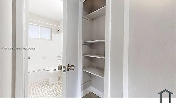 891 SW 5th St #4 — Photo 8