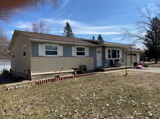 511 S Silverleaf St, Gladwin, MI 48624