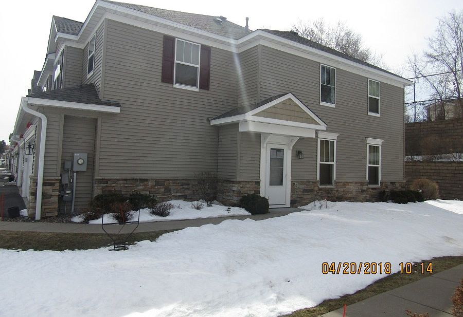 1st image of 558 Lomianki Ln NE