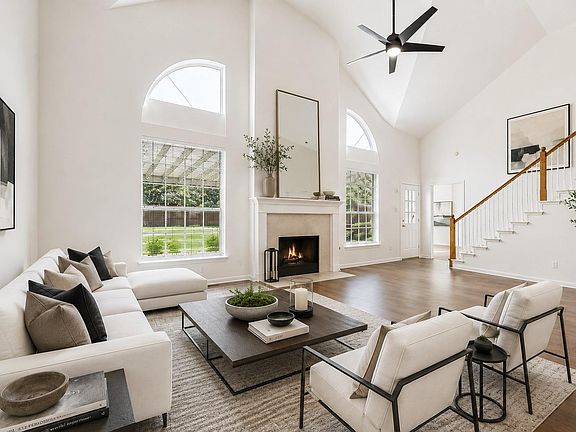3rd image of 2023 Stanford Park Ct
