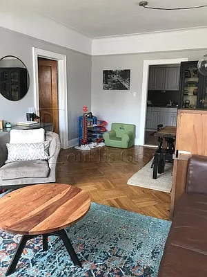 Rented by Bouklis Group | media 2