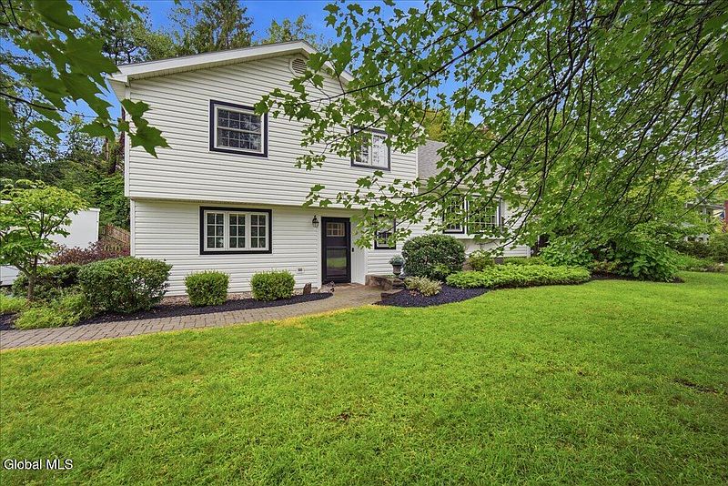 4th image of 7 Eberle Road