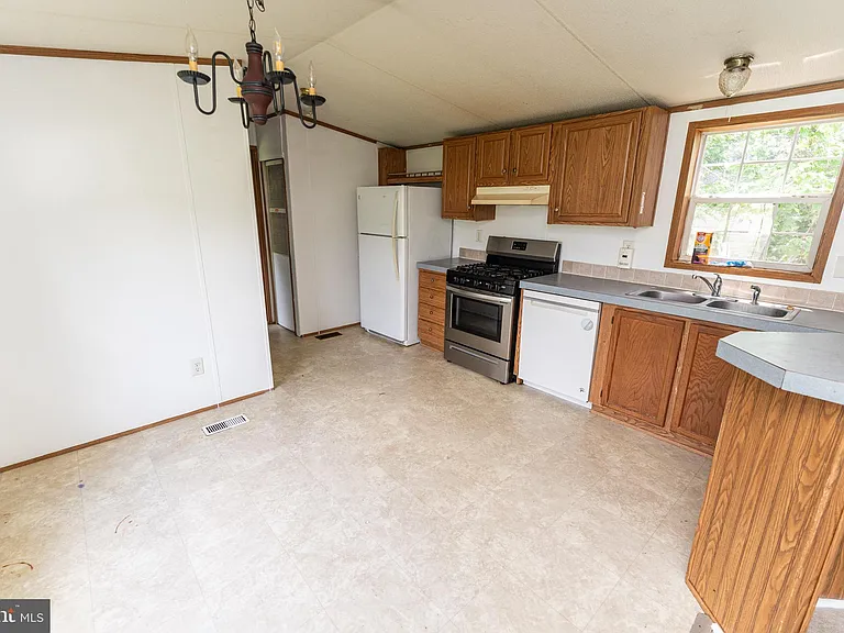 2350 Old Snow Hill Rd — Photo 18