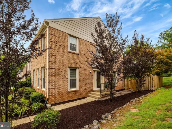 5720 Crownleigh Ct, Burke, VA 22015