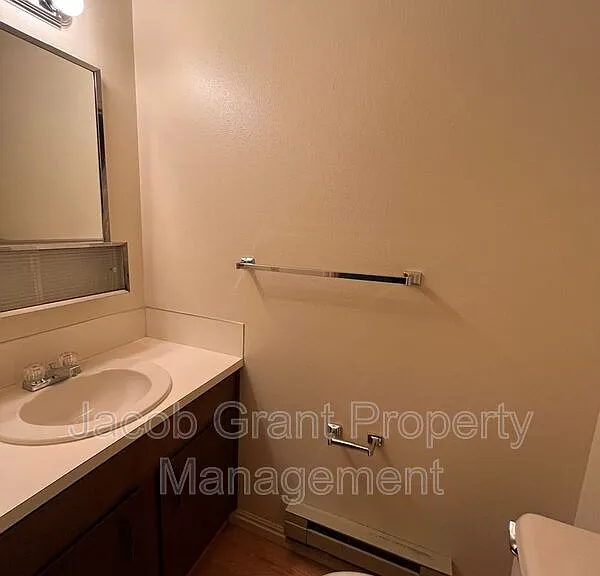 735 Whittier St — Photo 5